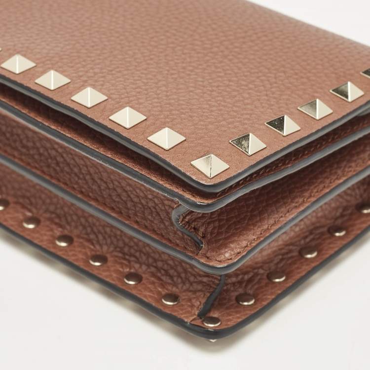 Pre Owned Valentino Brown Leather Rockstud Wallet On Chain