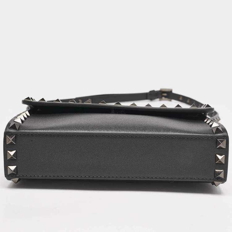 Pre Owned Valentino Black Leather Rockstud Flap Crossbody Bag