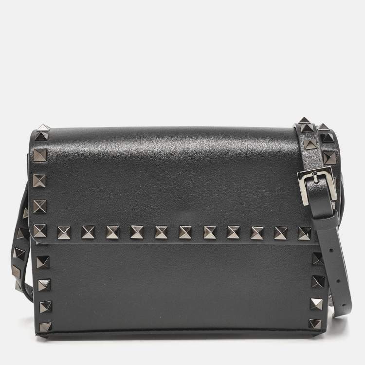 Pre Owned Valentino Black Leather Rockstud Flap Crossbody Bag