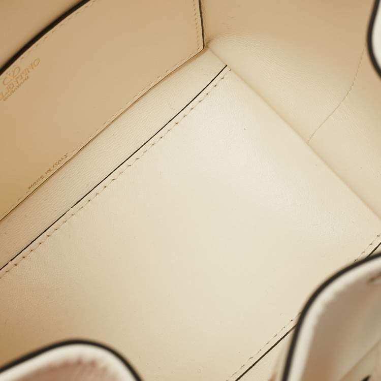 Pre Owned Valentino Cream Leathert Loco Bucket Bag