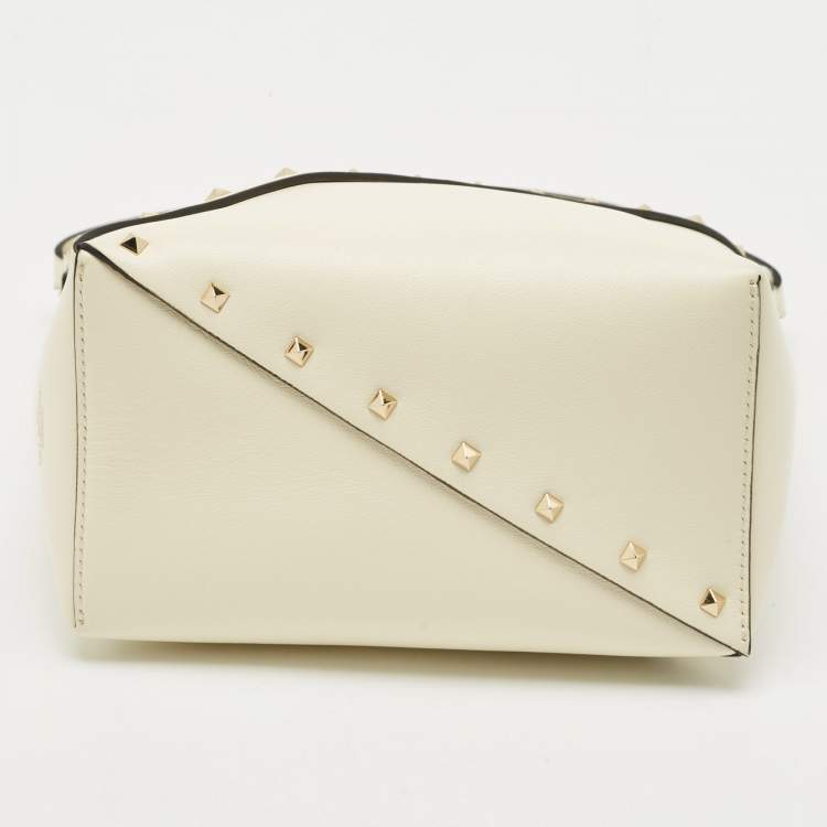 Pre Owned Valentino Off White Leather Small Rockstud Wipsy Bucket Bag