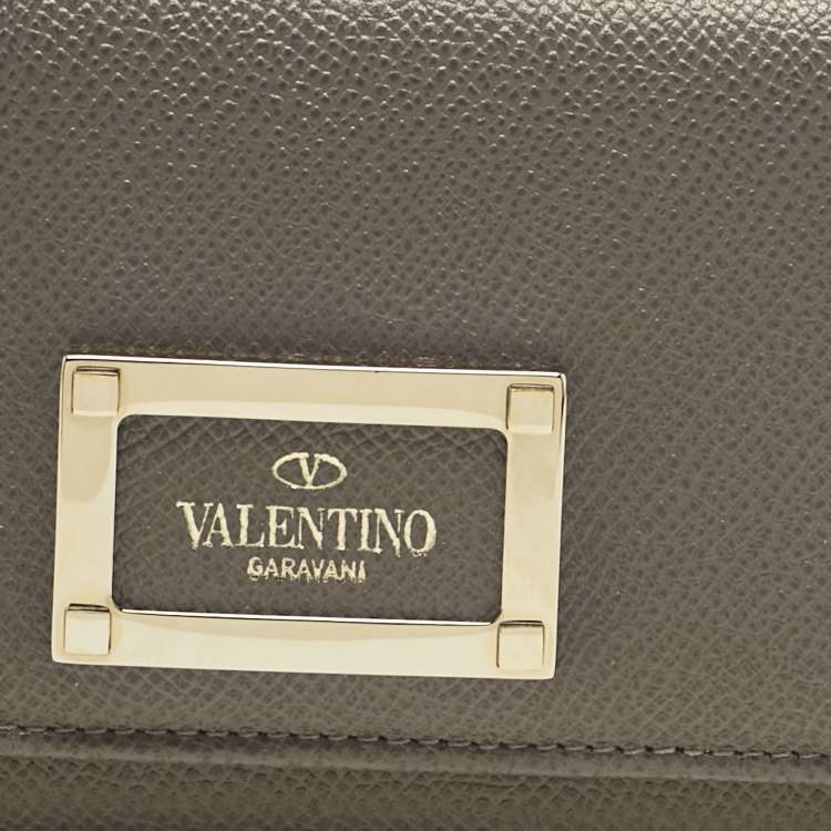 Pre Owned Valentino Beige Leather Logo Flap Continental Wallet