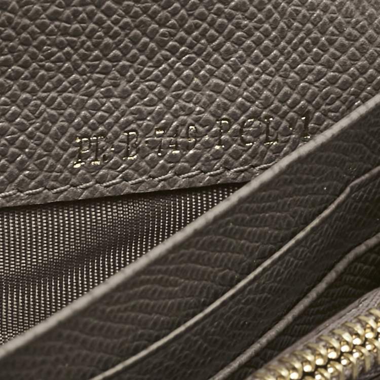 Pre Owned Valentino Beige Leather Logo Flap Continental Wallet