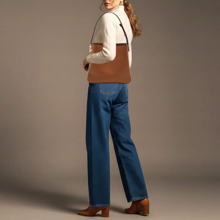 مملوكة مسبقًا Valentino VLogo Brown Leather Bucket Bag