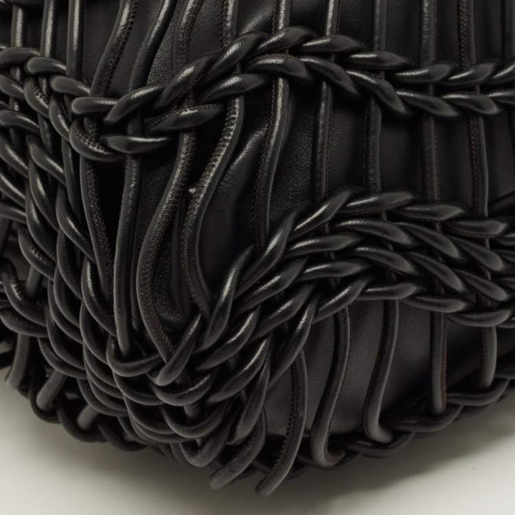 مملوكة مسبقًا Valentino Allknots VLogo Black Woven Leather Tote