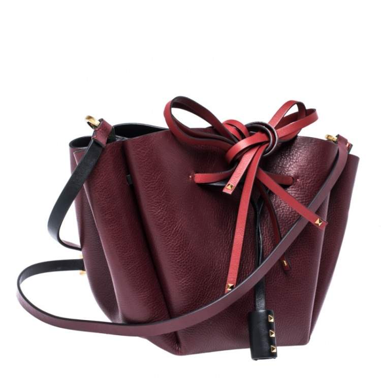 Pre Owned Valentino Red Leather Medium VLOGO Bucket Bag