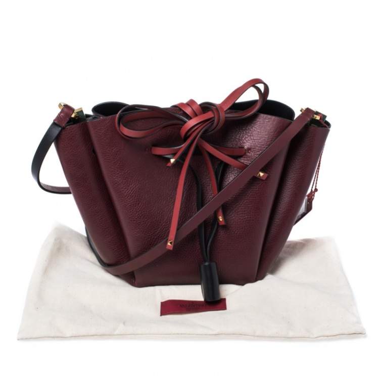 Pre Owned Valentino Red Leather Medium VLOGO Bucket Bag