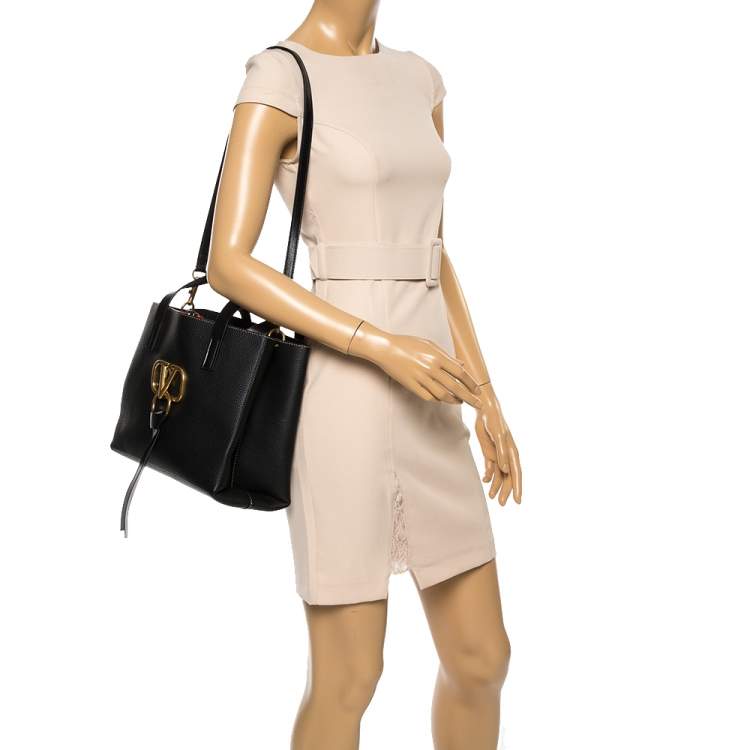 Pre Owned Valentino Black Pebbled Leather E/W VRING Tote