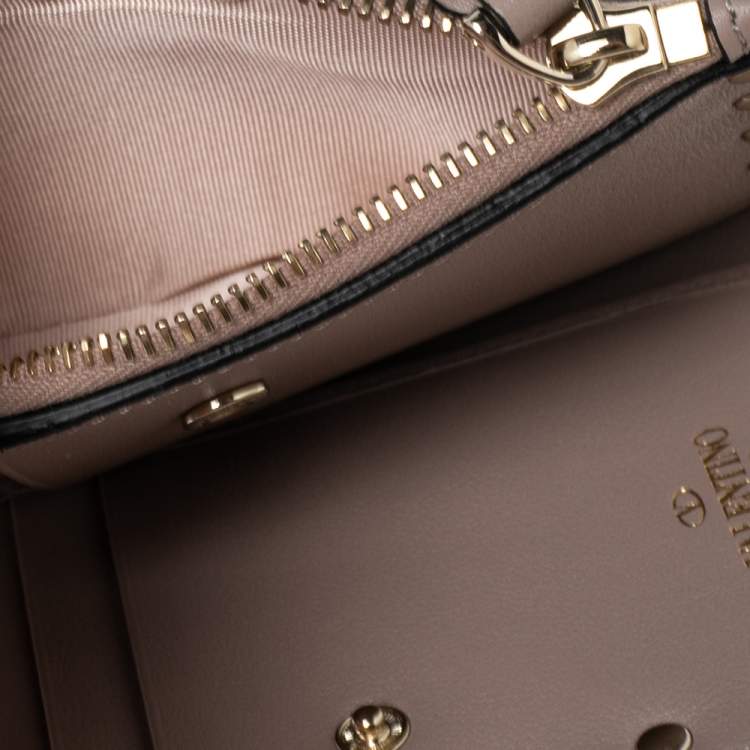 Pre Owned Valentino Dusty Pink Leather Rockstud Bifold Card Holder