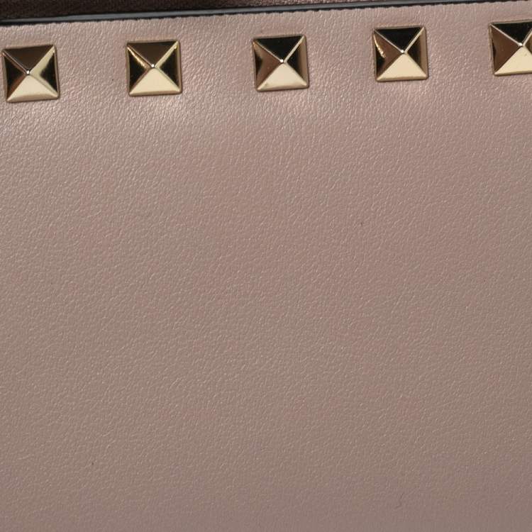 Pre Owned Valentino Dusty Pink Leather Rockstud Bifold Card Holder