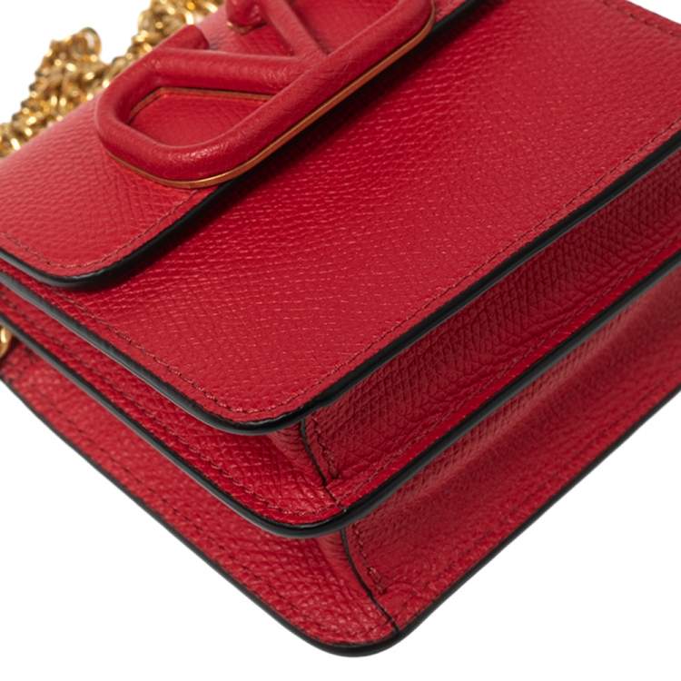 Pre Owned Valentino Red Grained Leather VLogo Compact Wallet On Chain