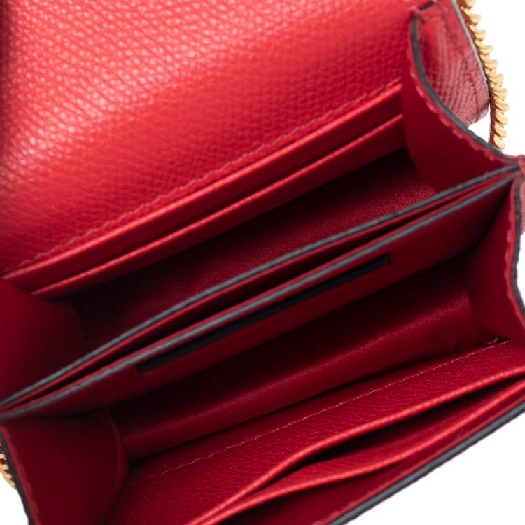 Pre Owned Valentino Red Grained Leather VLogo Compact Wallet On Chain