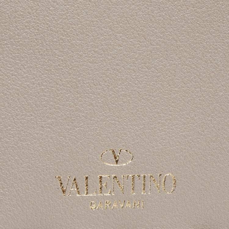 Pre Owned Valentino Beige Leather Rockstud Bifold Card Holder