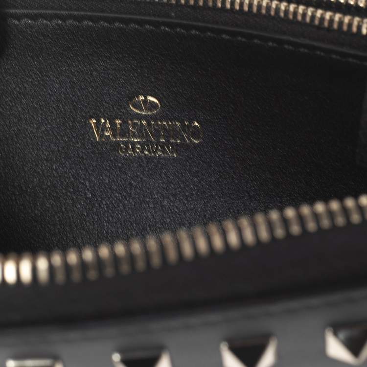 Pre Owned Valentino Black Leather Rockstud Zip Around Wallet