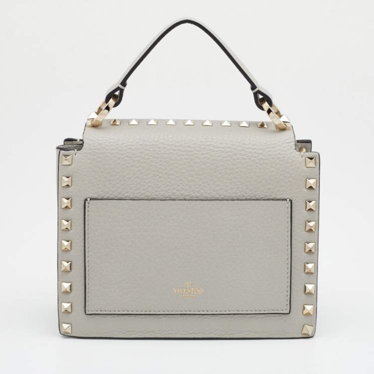 مملوكة مسبقًا Valentino Grey Leather Small Rockstud Top Handle Bag