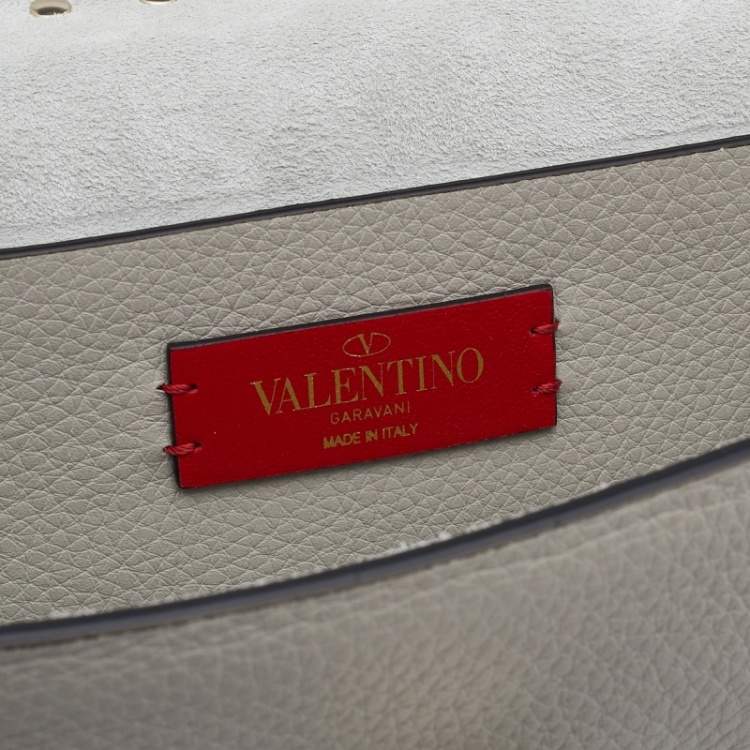 مملوكة مسبقًا Valentino Grey Leather Small Rockstud Top Handle Bag