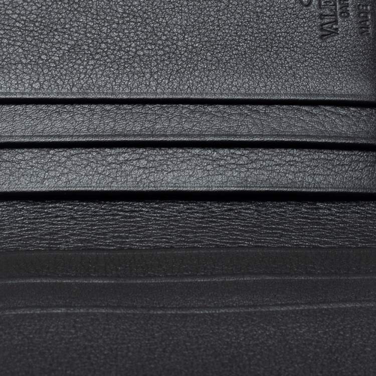 مملوكة مسبقًا Valentino Fuchsia Leather VLogo Card Case