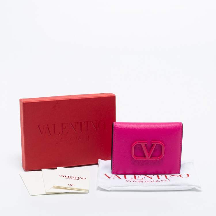 مملوكة مسبقًا Valentino Fuchsia Leather VLogo Card Case