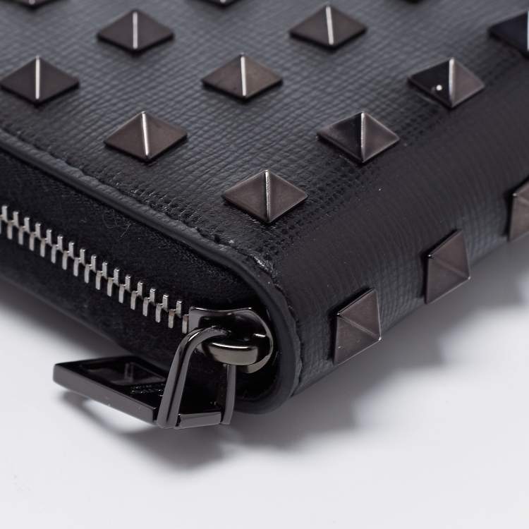 Pre Owned Valentino Black Leather Rockstud Wallet On Strap