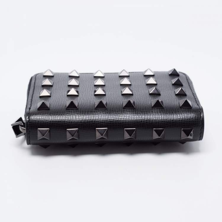 Pre Owned Valentino Black Leather Rockstud Wallet On Strap