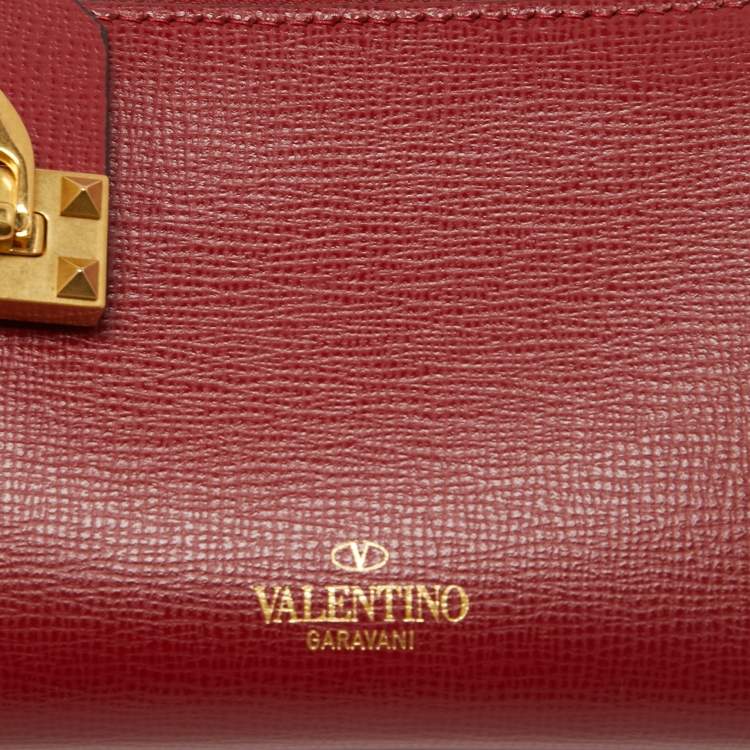 Pre Owned Valentino Red Saffiano Leather Rockstud Twist Lock Zip Wallet 