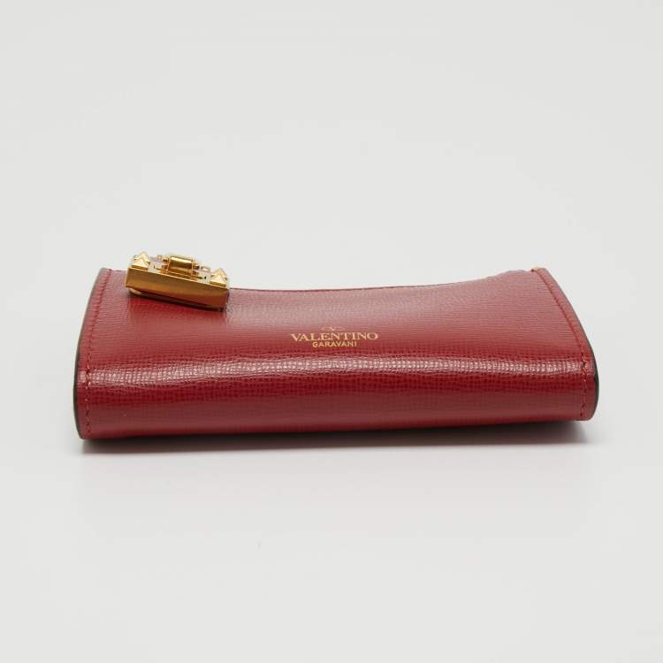 Pre Owned Valentino Red Saffiano Leather Rockstud Twist Lock Zip Wallet 