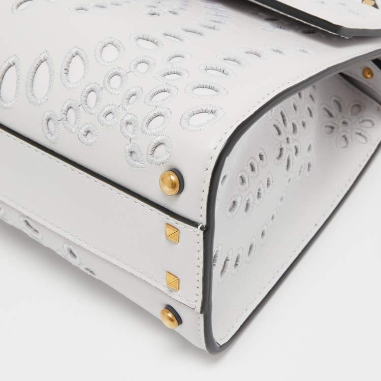 مملوكة مسبقًا Valentino White San Gallo Embroidery Leather Small VSling Top Handle Bag