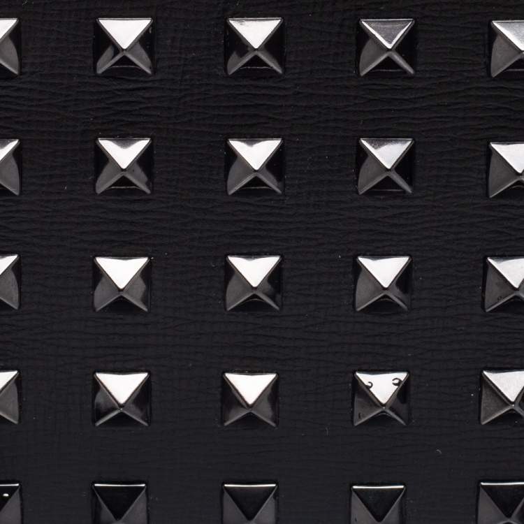 Pre Owned Valentino Black Leather Rockstud Zip Card Case