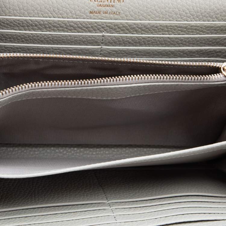 Pre Owned Valentino Grey Leather Rockstud Wallet On chain