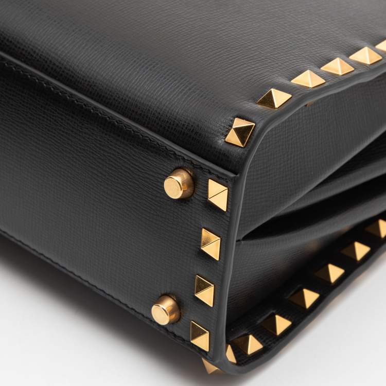 مملوكة مسبقًا Valentino Black Leather Rockstud Top Handle Bag