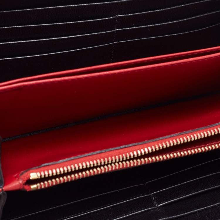 Pre Owned Valentino Black Leathrer Rockstud Zip Around Wallet