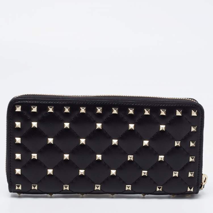 Pre Owned Valentino Black Leathrer Rockstud Zip Around Wallet