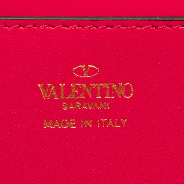 مملوكة مسبقًا Valentino Red Leather Rockstud Alcove Top Handle Bag