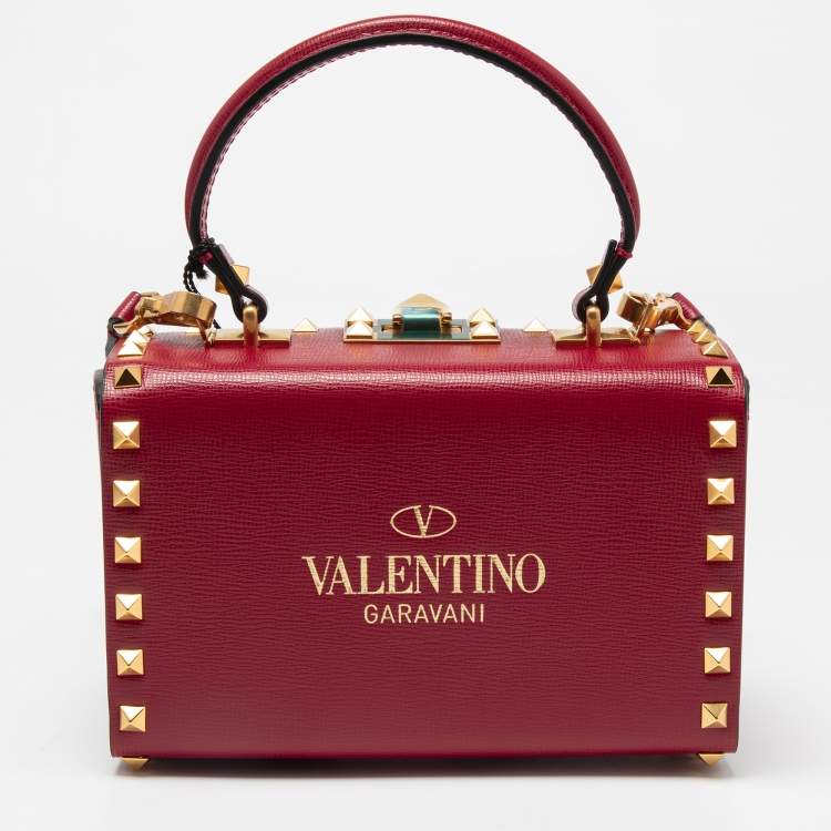 مملوكة مسبقًا Valentino Red Leather Rockstud Alcove Top Handle Bag
