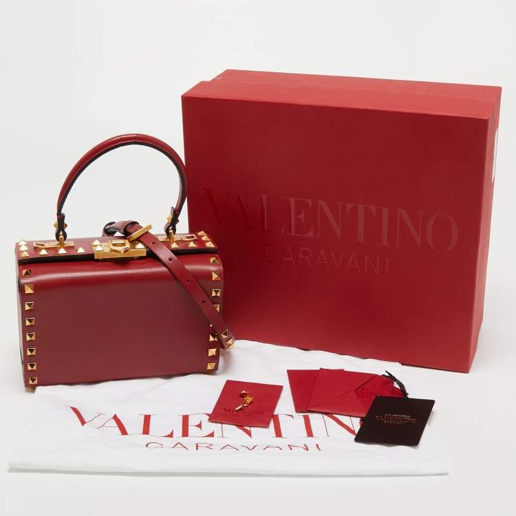 مملوكة مسبقًا Valentino Red Leather Rockstud Alcove Top Handle Bag