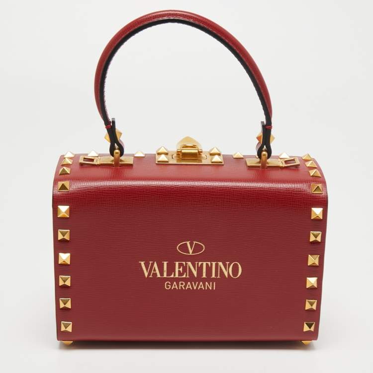 مملوكة مسبقًا Valentino Red Leather Rockstud Alcove Top Handle Bag
