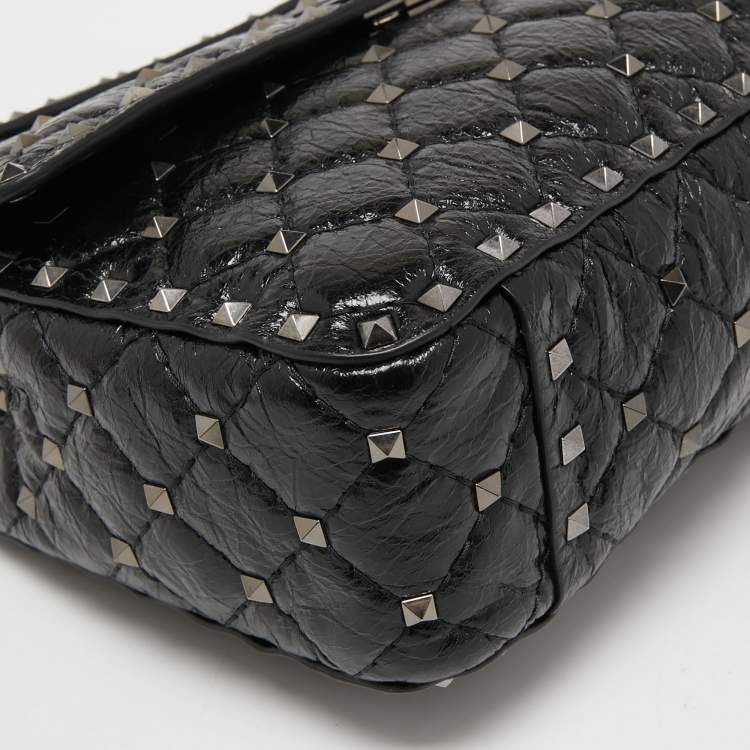 Pre Owned Valentino Black Quilted Crinkled Leather Medium Rockstud Spike Shoulder Bag