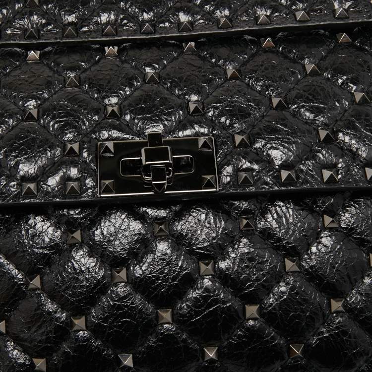 Pre Owned Valentino Black Quilted Crinkled Leather Medium Rockstud Spike Shoulder Bag
