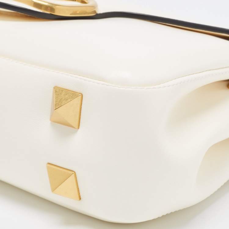 Pre Owned Valentino Ivory Leather Stud Sign Shoulder Bag