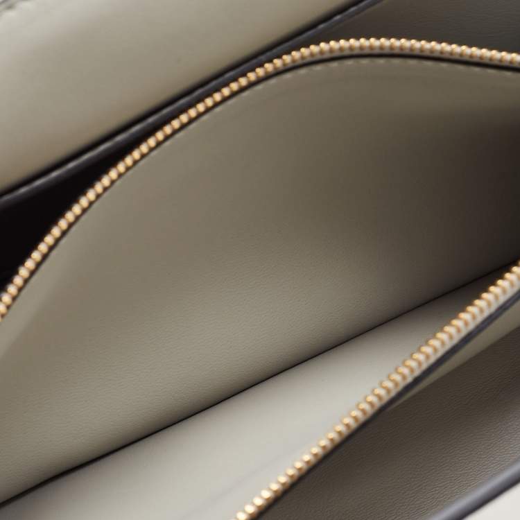 Pre Owned Valentino Ivory Leather Stud Sign Shoulder Bag