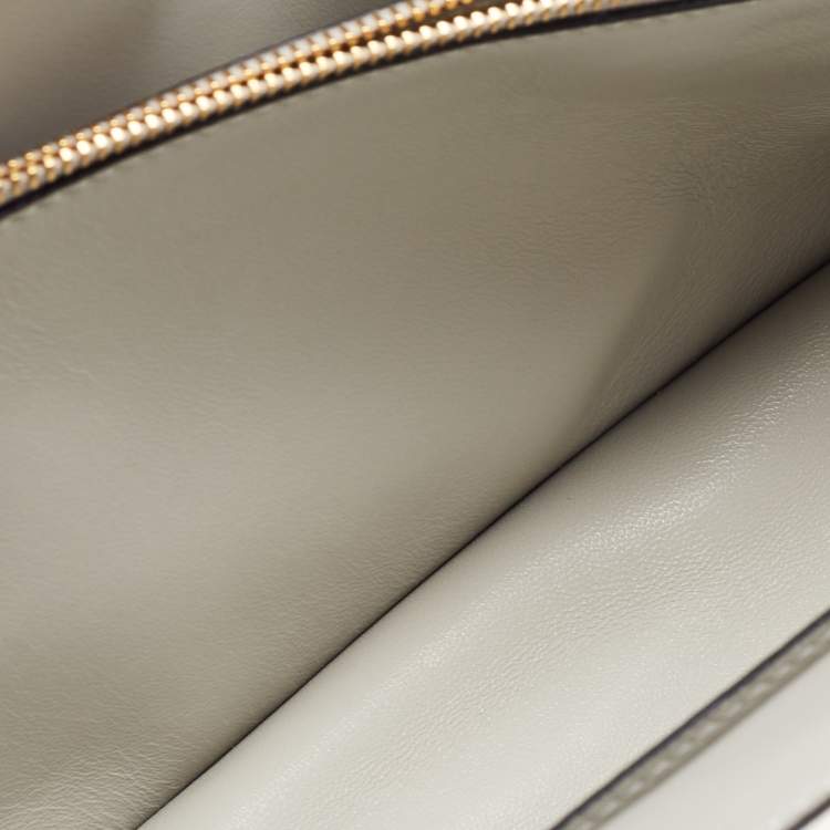 Pre Owned Valentino Ivory Leather Stud Sign Shoulder Bag