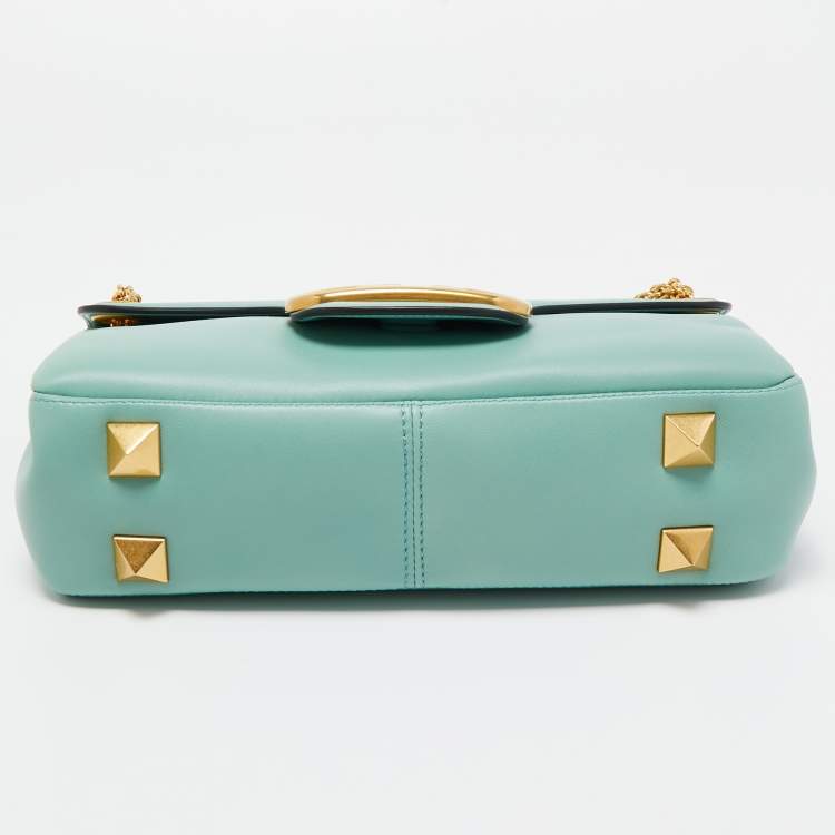 مملوكة مسبقًا Valentino Mint Green Leather Stud Sign Shoulder Bag
