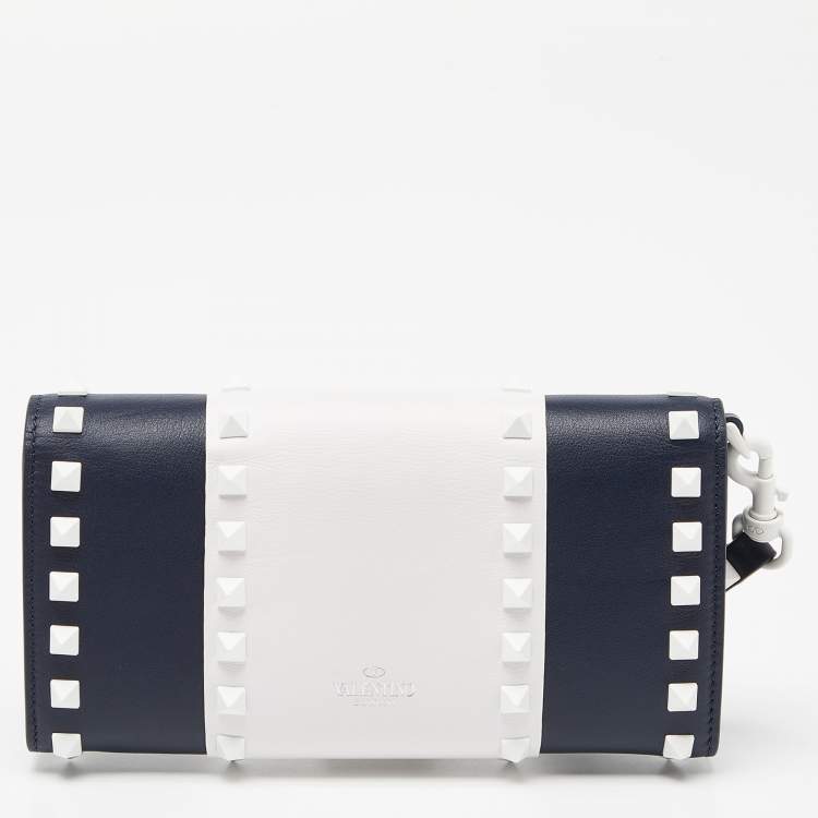 Pre Owned Valentino Blue/White Leather Rockstud Flap Wristlet Continental Wallet