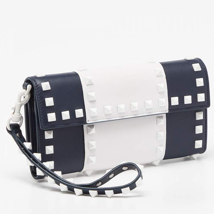 Pre Owned Valentino Blue/White Leather Rockstud Flap Wristlet Continental Wallet