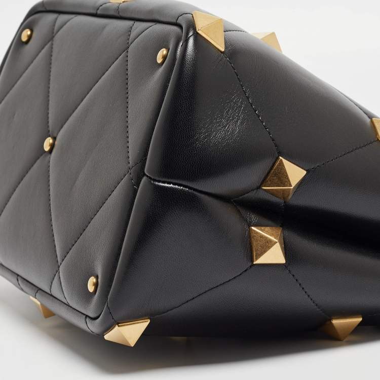 مملوكة مسبقًا Valentino Black Quilted Leather Medium Roman Stud Top Handle Bag