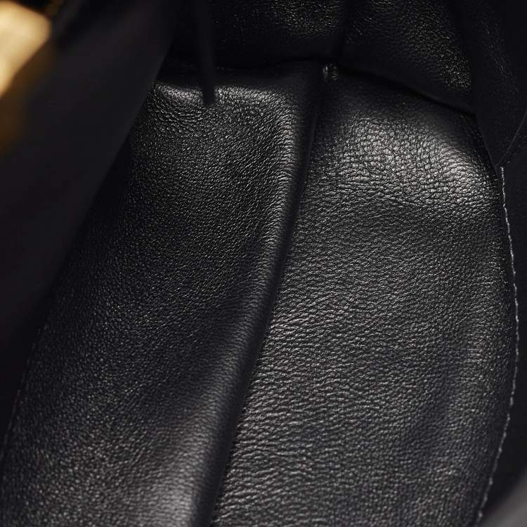 مملوكة مسبقًا Valentino Black Quilted Leather Medium Roman Stud Top Handle Bag