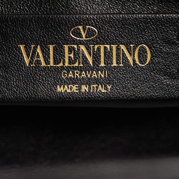 مملوكة مسبقًا Valentino Black Quilted Leather Medium Roman Stud Top Handle Bag