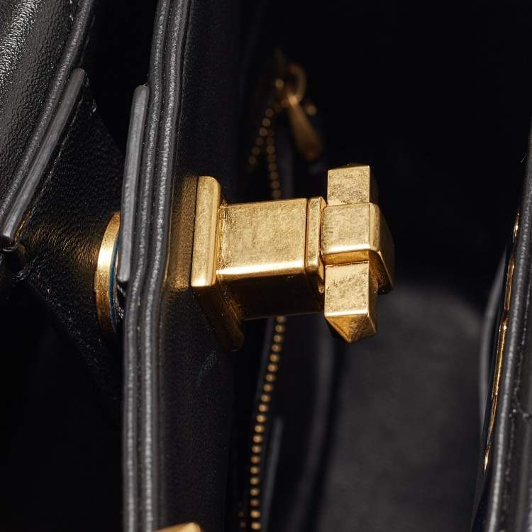 مملوكة مسبقًا Valentino Black Quilted Leather Medium Roman Stud Top Handle Bag
