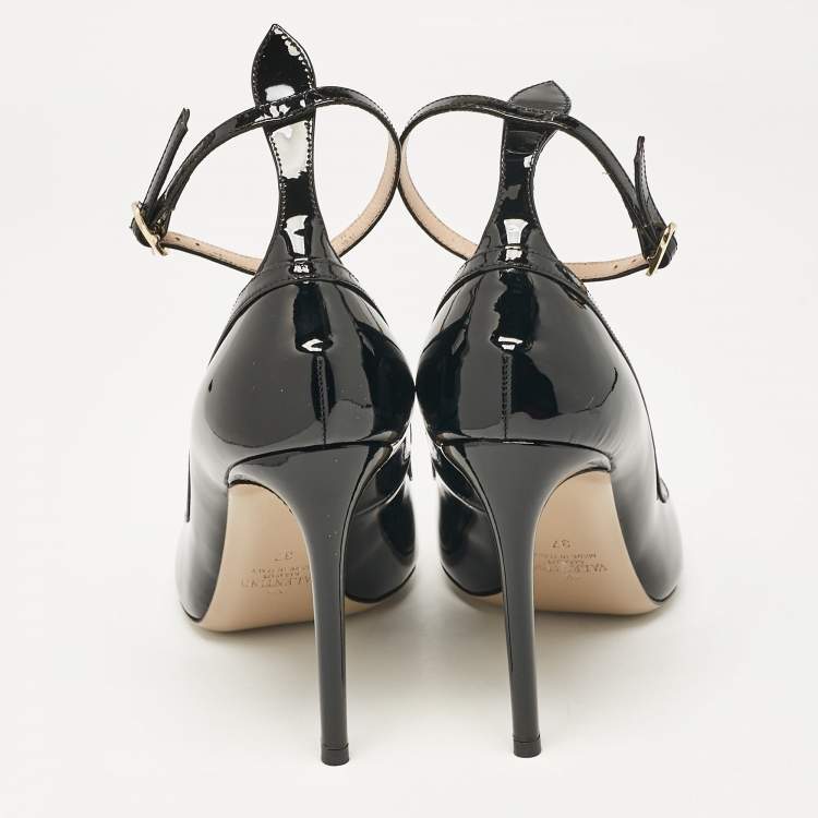 مملوكة مسبقًا Valentino Black Patent Leather Pointed Toe Ankle Strap Pumps Size 37