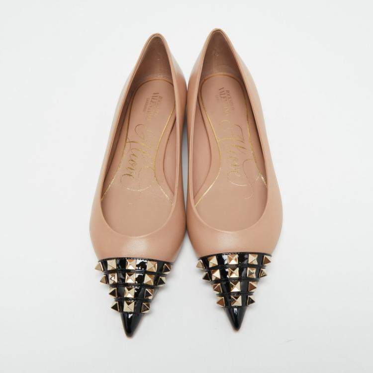 Pre Owned Valentino Beige/Black Leather Rockstud Ballet Flats Size 37.5